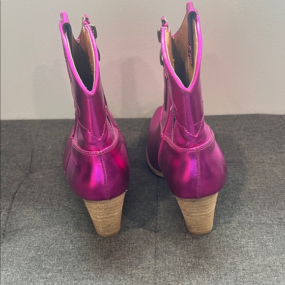 BEAST FASHION Metallic Hot Pink Western Lace-Up Ankle Boots - Picture 6 of 7